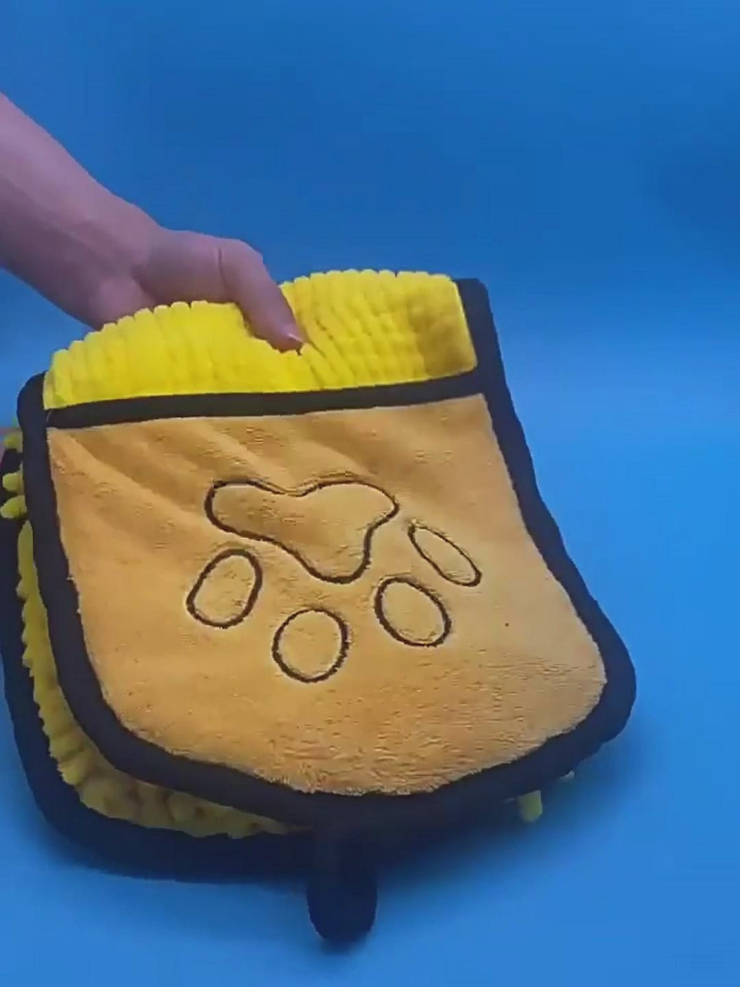 Super Absorbent Microfiber Dog Towel with Hand Pockets, Quick Drying Pet Bath Towel
